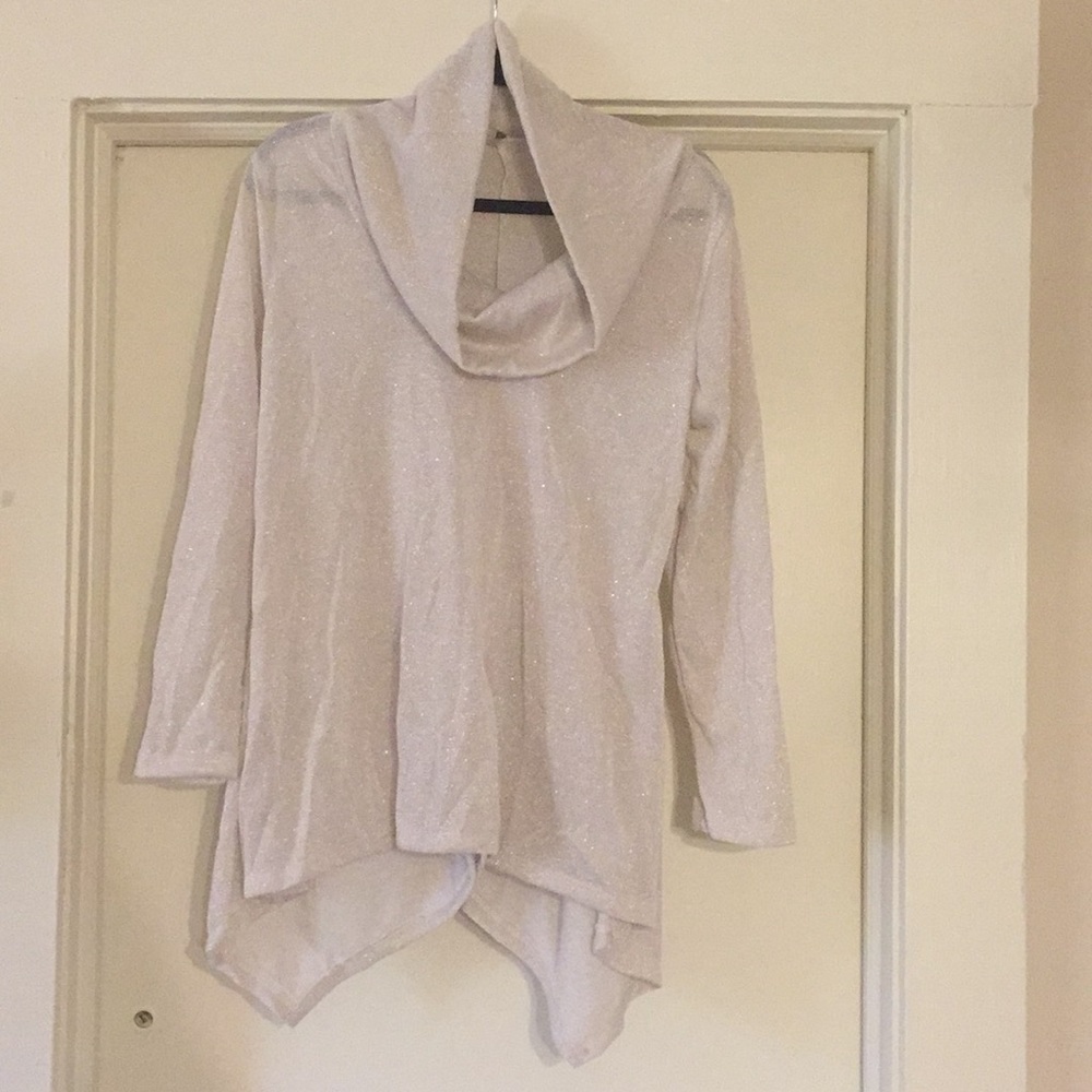 Sparkly top! Perfect for holidays.